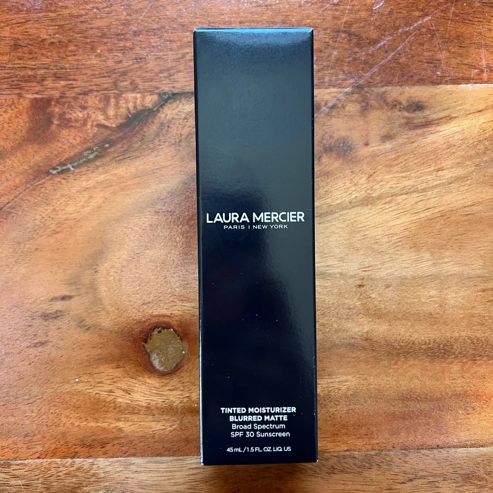 3/$150 ☀️— BNIB Laura Mercier Tinted Moisturizer - Blurred Matte-3C Fawn